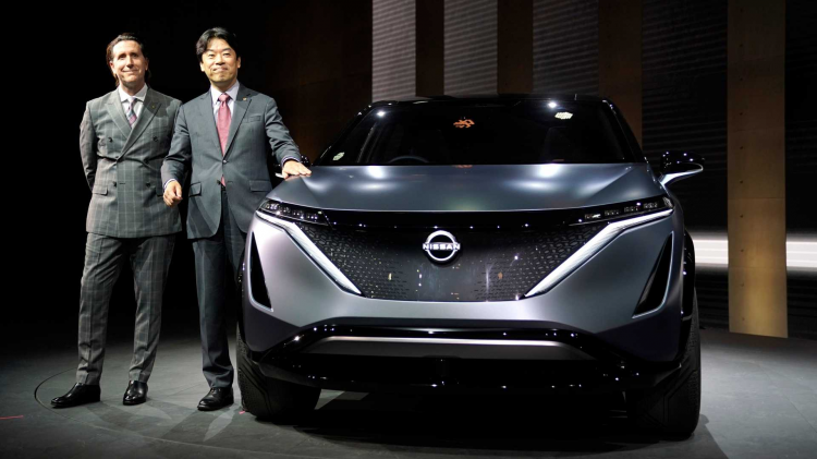 <p>Nissan, firma için yeni bir başlangıcın işareti olduğunu söylediği göz alıcı Ariya konseptini tanıttı. Japon üretici, konseptin “otomobil kavramının bir sonraki evrimi için marka felsefesini yeniden tanımlayacağını” açıkladı.</p>
<p> </p>