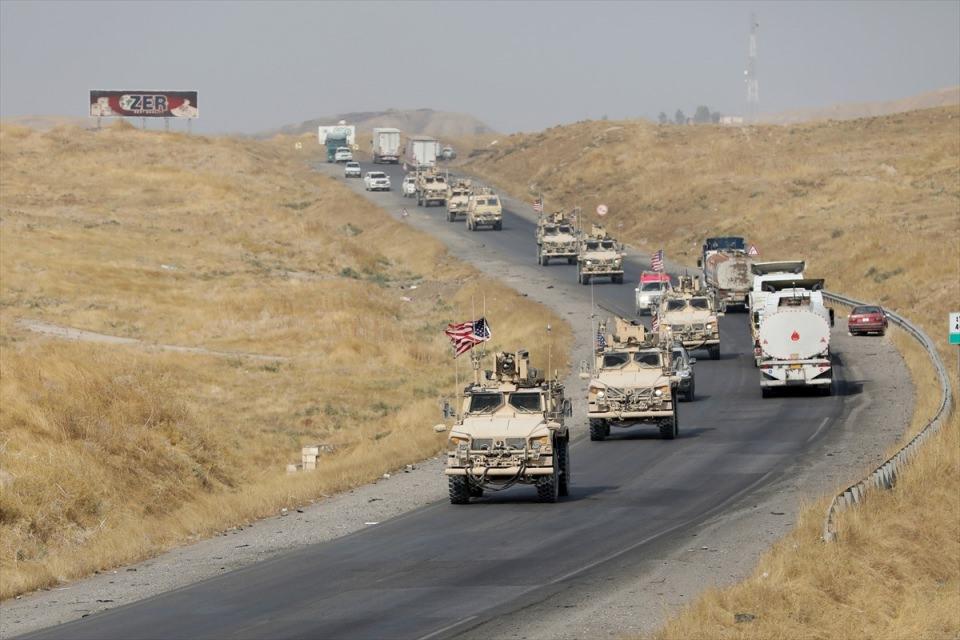 <p>ABD Savunma Bakanı Mark Esper, dün yaptığı açıklamada, Başkan Donald Trump'ın kararıyla Suriye'den çekilen bin civarındaki Amerikan askerinin Irak'ın batı bölgelerine gönderileceğini bildirmişti.</p>
<p> </p>