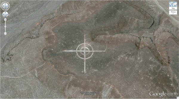 <p>11. Çölün ortasındaki büyük hedef noktası (37.563936, -116.85123) Nevada, ABD</p>