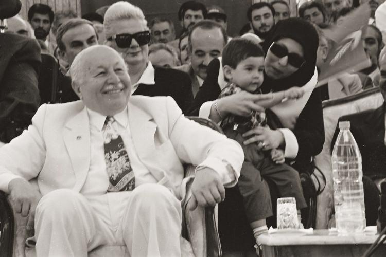 <p>Erbakan'ın hayatındaki önemli dönüm noktalarından birisi 1951'de İstanbul Teknik Üniversitesi tarafından Almanya'daki Aachen Teknik Üniversitesine ilmi araştırmalar yapmak üzere gönderilmesiyle oldu.</p>

<p> </p>
