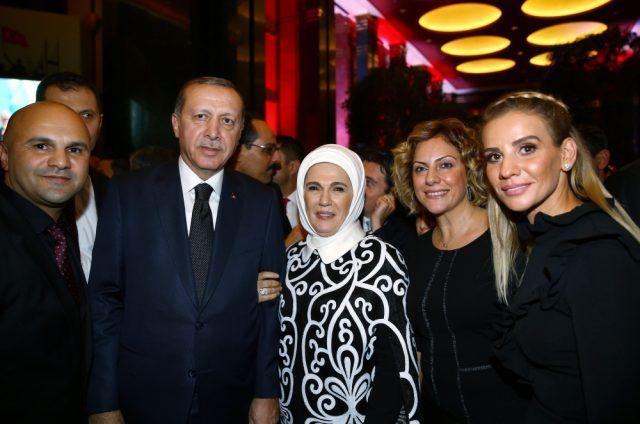 <p>Esra Erol</p>
