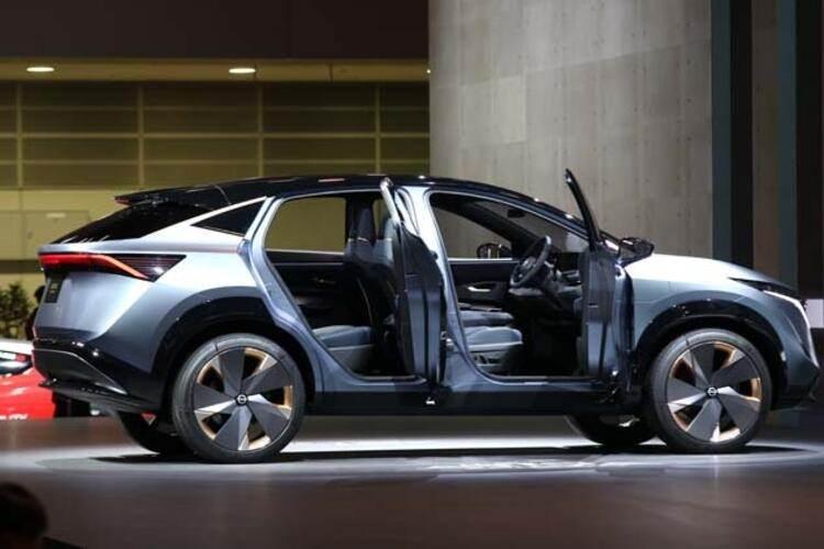 <p>Motosiklet meraklısı olduğunu belirten Ryohey Takayashi de, "Burada sergilenen motor modelleri harika. Honda'nın ürettiği hız motorlarını seviyorum. Yeni modelleri görmek için buradayım" diye konuştu</p>
<p> </p>