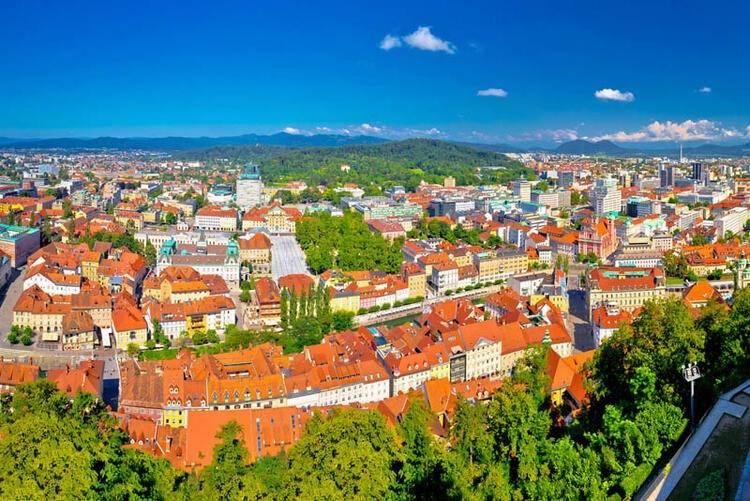 <p>78- Slovenya</p>

<p>Ülke Nüfusu: 2.078.654</p>

<p>77- Slovakya</p>

<p>Ülke Nüfusu: 5.457.013</p>

