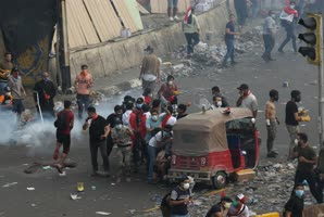<p>Bağdat'taki gösterilerin yapıldığı alanda Sağlık Bakanlığına bağlı az sayıda ambulans bulunuyor. Ambulans görevi yapan bu araçlar, Iraklıların bir anda hayatına girdi ve gösterilerin "sembolü" haline geldi. </p>
