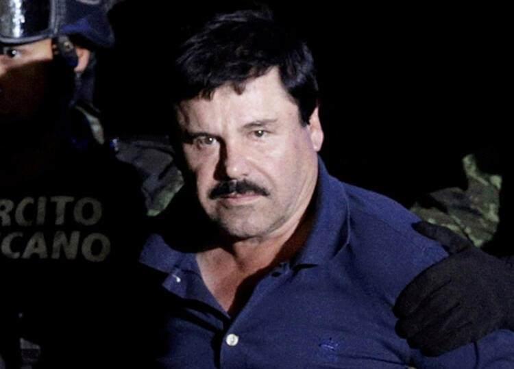 <p>Ülkesi Meksika'da iki kez hapisten kaçmayı başardıktan sonra sonunda ABD'ye sınır dışı edilen El Chapo, 20 yılı aşkın süredir Washington yönetimi tarafından isteniyordu.</p>

<p> </p>
