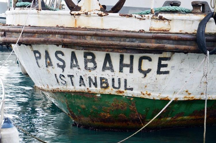 <p>Bu arada, Paşabahçe Vapurunun "bulunduğu yerde satışı ve söküm bölgesi dışında sökümü"ne dair ihale, 4 Kasım'da İstanbul Liman Başkanlığında açık teklif usulüyle yapılacak.</p>