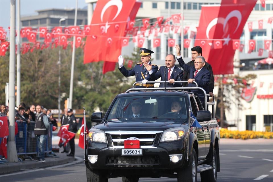 <p>Kayseri'de 29 Ekim Cumhuriyet Bayramı dolayısıyla t&ouml;ren d&uuml;zenlendi.</p>

<p>&nbsp;</p>
