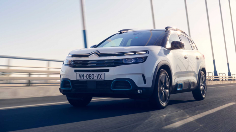 <p><strong>CITROEN</strong></p>

<p>Yeni Citroen C5 Aircross SUV, 202.000 TL'den başlayan fiyatlarla ve 40.000 TL'ye özel 12 ay %0,99 faiz seçeneğiyle sunuluyor.</p>
