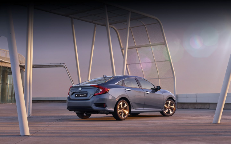 <p>Civic Sedan modellerine sahip olmak isteyenlere ise kamu bankaları işbirliği ile 60 bin TL'ye kadar kredi kullanımına yüzde 0,49 faizli 18 ay taksit imkanı sağlanıyor.</p>