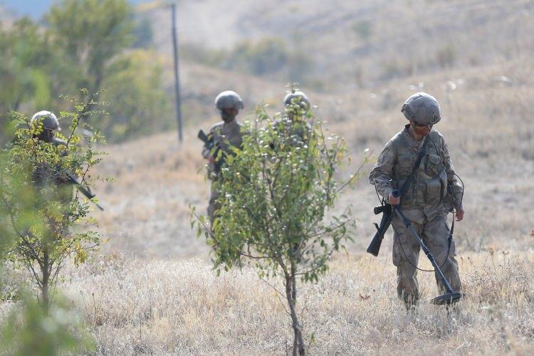 <p>Gören, memleketin her yerinde görev yaptıklarını vurgulayarak, jandarmanın "devletin halkını kucakladığı şefkatli kolu" olduğunu kaydetti.</p>

<p> </p>
