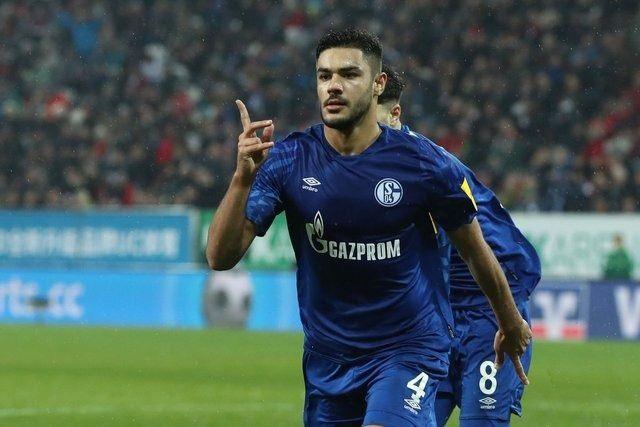 <p>19 yaşındaki futbolcu, takımının 3-2 kazandığı Augsburg maçında 2. golü kaydederken büyük alkış aldı.</p>
<p> </p>