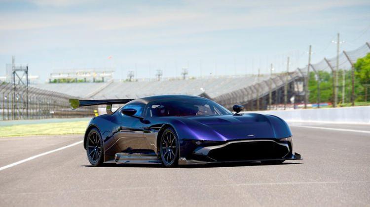 <p><strong>Aston Martin Vulcan: </strong></p>
<p>2.3 Milyon Dolar</p>