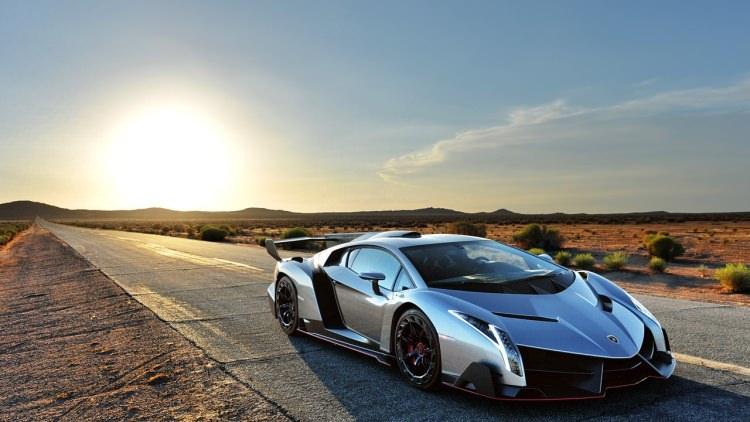 <p><strong>Lamborghini Veneno: </strong></p>
<p>4.5 Milyon Dolar</p>