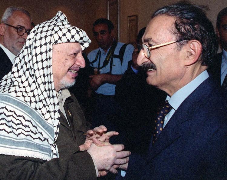 <p>5 Ağustos 2000'de Filistin Başkanı Yaser Arafat, Ankara'ya geldi. Arafat, Başbakan Bülent Ecevit ile görüştü.</p>
