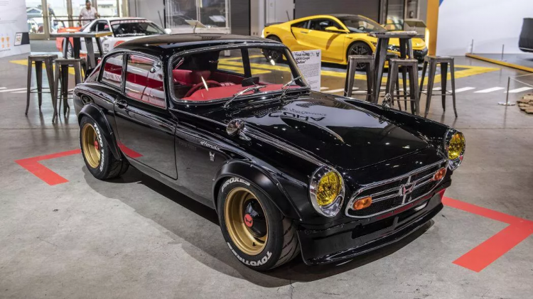 <p>1968 Honda S800 Coupe</p>
