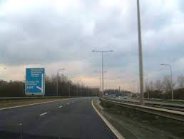 <p>A682, İngiltere<br />
Son yıllarda yüzlerce kişinin hayatını kaybettiği bir yol</p>