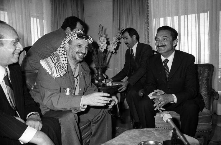 <p>5 Ekim 1979'da Başbakan Bülent Ecevit, resmi bir ziyaret için Ankara'ya gelen Filistin Kurtuluş Örgütü Yürütme Komitesi Başkanı ve Filistin Devrim Kuvvetleri Genel Komutanı Yaser Arafat'ı kabul etti. </p>
