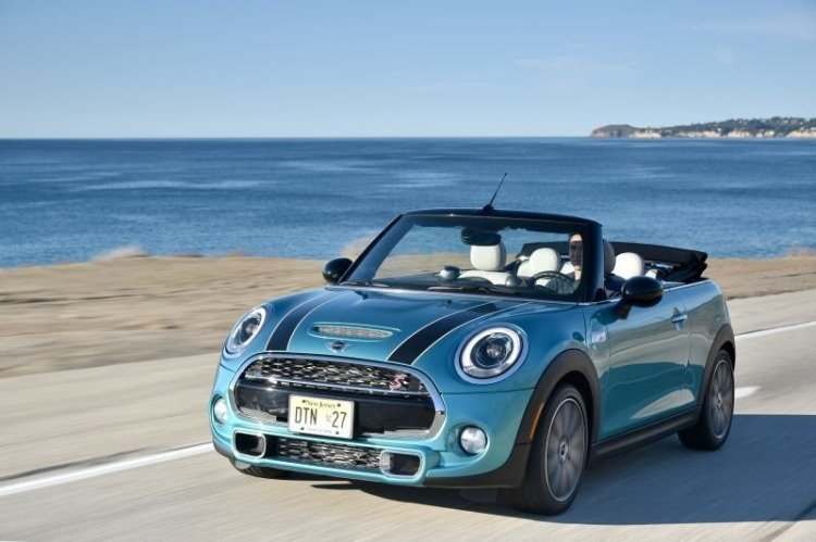 <p><span style="color:#FFD700"><strong>Cooper D 1.5 Steptronic (116 hp):</strong></span><br />
<br />
Motor hacmi 1401-1600 cm3'den oluşuyor ve yakıt türü dizeldir. Ortalama yakıt tüketimi 3.7 lt /100 </p>