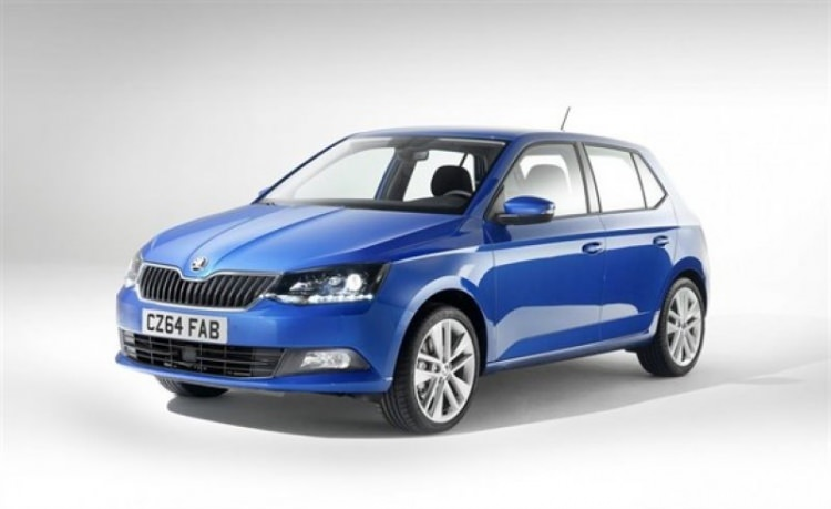<p><span style="color:#FFD700"><strong>Skoda Fabia 1.4 TDI (90 hp):</strong></span><br />
<br />
3,4 lt/100 km yakıt tüketiyor. </p>