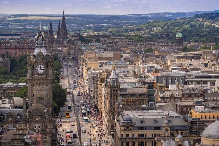 <p>13- Edinburgh</p>

<p>Ülke: Birleşik Krallık</p>
