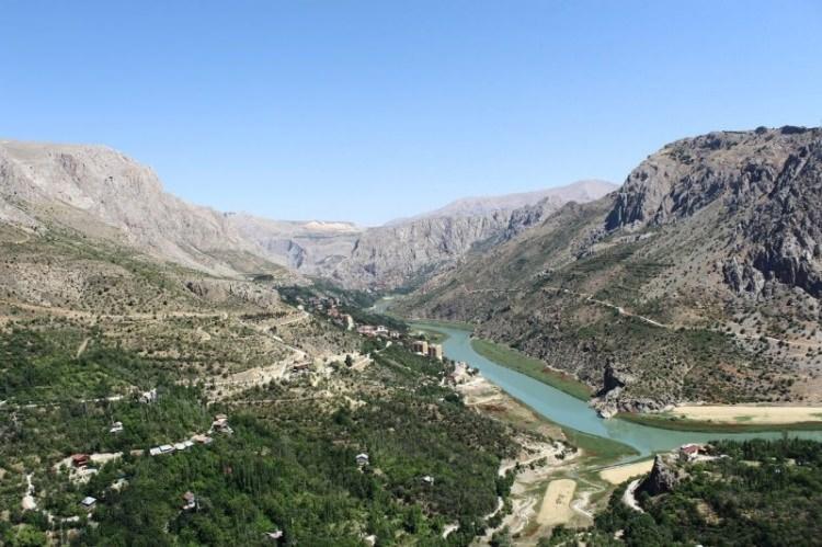 <p>Erzincan-Katılım Durumu %100 Hedeflenen Fidan: 150.250 Sahiplenilen Fidan: 150.250</p>
