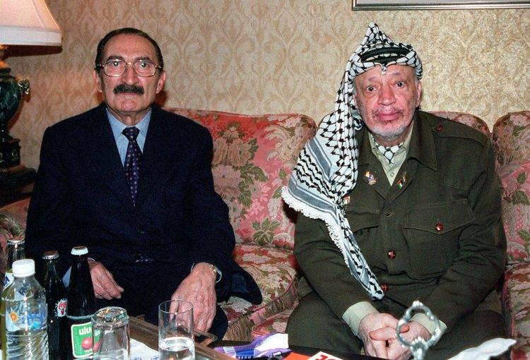 <p>14 Şubat 2001'de Filistin Devlet Başkanı Yaser Arafat, Başbakan Bülent Ecevit ile görüştü.</p>
