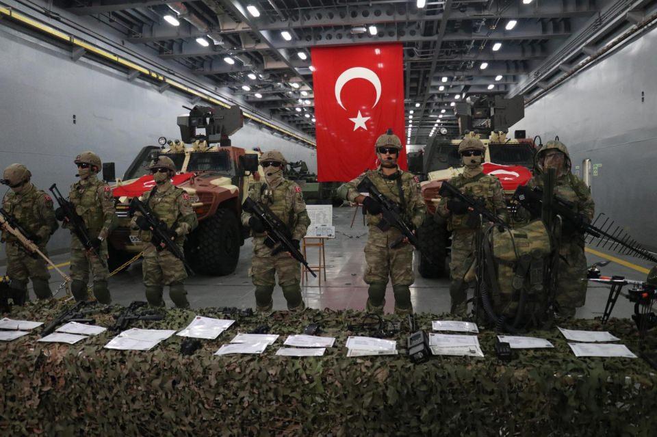 <p>Tatbikata 15 ülke 32 gözlemci, 5 karargah subayı, 3 firkateyn, 2 deniz karakol uçağı, 1 deniz karakol uçağı, 1 deniz özel kuvvet timi, 1 gemiye çıkma timi milli kontrolde iştirak edecek. </p>

<p> </p>
