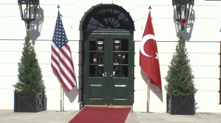 <p>Cumhurbaşkanı Recep Tayyip Erdoğan, temaslarda bulunmak üzere dün ABD’nin başkenti Washington’a gelmişti.</p>
