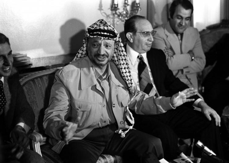 <p>6 Ekim 1979'da resmi bir ziyaret için Ankara'ya gelen Filistin Kurtuluş Örgütü Yürütme Komitesi Başkanı ve Filistin Devrim Kuvvetleri Genel Komutanı Yaser Arafat basın toplantısı düzenledi.</p>