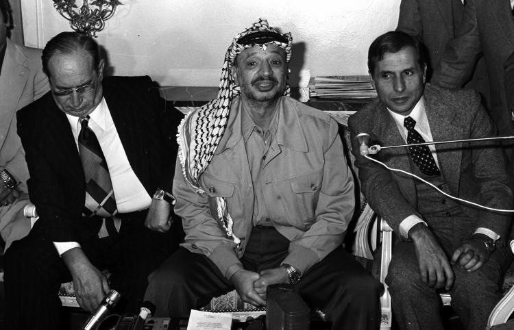 <p>6 Ekim 1979'da Filistin Kurtuluş Örgütü Yürütme Komitesi Başkanı ve Filistin Devrim Kuvvetleri Genel Komutanı Yaser Arafat resmi ziyaret için Ankara'ya geldi.</p>
