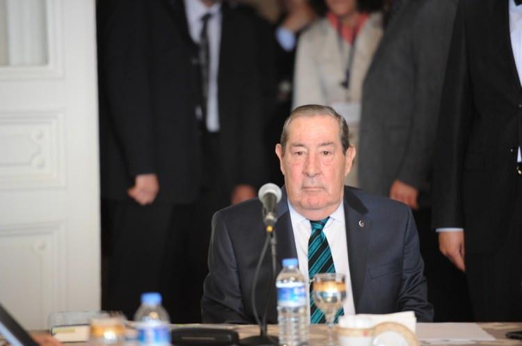 <p>Genelkurmay Eski Başkanı emekli orgeneral Yaşar Büyükanıt, TBMM Darbeleri Araştırma Komisyonuna ifade vermek için Dolmabahçe Sarayı'na geldi. </p>
<p>8 Kasım 2012</p>
<p> </p>