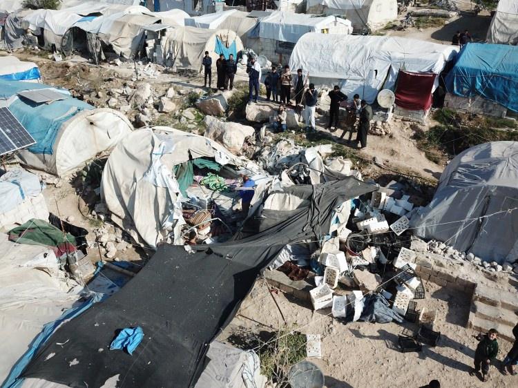 <p>Türkiye-Suriye sınırına yakın Kah kamplar bölgesinde dün İran destekli terörist grupların düzenlediği saldırıda çoğu çocuk 12 sivil hayatını kaybetmiş ve en az 40 sivil yaralanmıştı.</p>
<p> </p>
