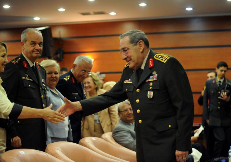 <p>Jandarma Genel Komutanı Orgeneral Işık Koşaner, komutanlık ek karargah binasında düzenlenen törenle, görevi Orgeneral Atila Işık'a devretti. </p>

<p>26 Ağustos 2008</p>
