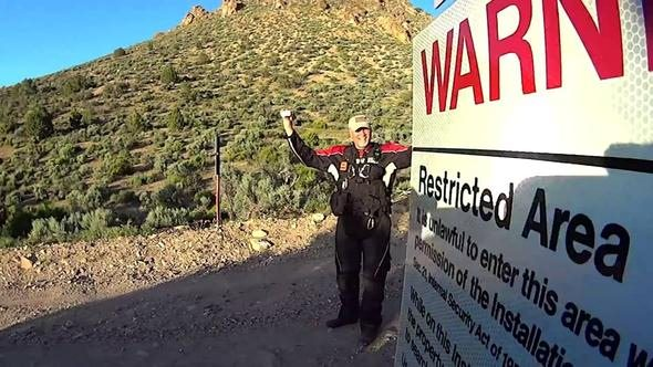 <p>Çöllerle kaplı Nevada’nın nükleer test alanına eklenmesi planlanan yer olarak seçilen 51. Bölge, ABD eski başkanlarından Dwight Eisenhower döneminde onaylandı.</p>
<p> </p>