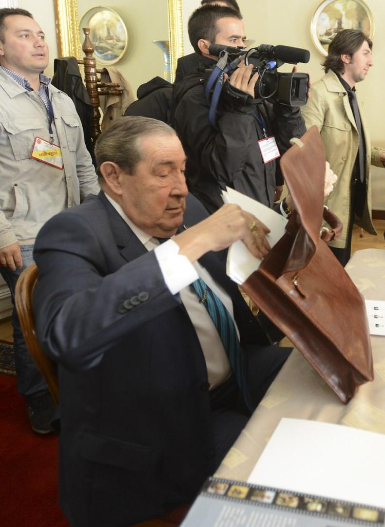 <p>8 Kasım 2012</p>

