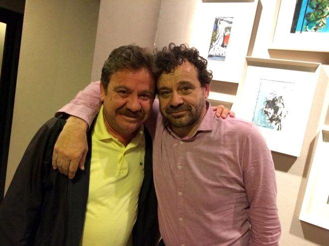 <p>'Cennet Mahallesi' ve 'Bir Demet Tiyatro' gibi büyük projelerden tanıdığımız Serhat Özcan, Reha Özcan'ın ağabeyi. </p>
