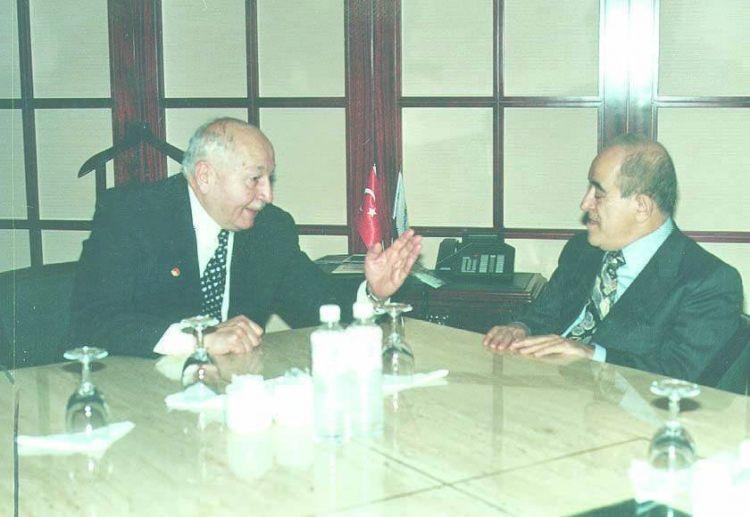 <p>Necmettin Erbakan ve Sakıp Sabancı</p>

<p> </p>
