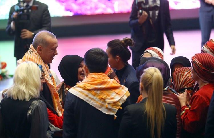 <p>Türkiye Cumhurbaşkanı Recep Tayyip Erdoğan, Beştepe Millet Kongre ve Kültür Merkezi'nde düzenlenen 3. Türkiye Tarım Orman Şurası'na katıldı.</p>

<p> </p>
