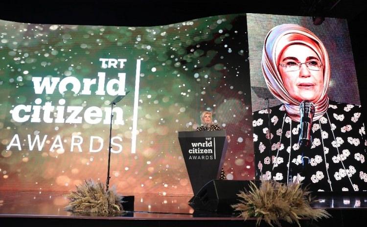 <p><span style="color:#800080"><strong>Cumhurbaşkanı Recep Tayyip Erdoğan’ın eşi Emine Erdoğan, dün akşam gerçekleştirilen TRT World Citizen Ödül Töreni'ne katıldı. </strong></span></p>
