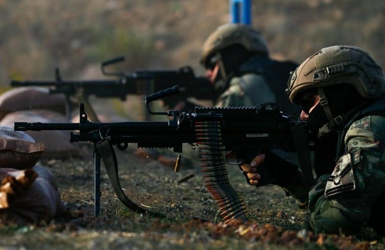 <p><strong> "Kıbrıs Barış Harekatı'nda adaya ilk onlar ayak bastı"</strong></p>
<p>1974'teki Kıbrıs Barış Harekatı'nda adaya ilk ayak basan deniz piyadeleri, amfibi harekatların yanı sıra insani yardım, barışı destekleme ve sivillerin tahliyesi gibi faaliyetlerde de etkin görev yapıyor. </p>
<p> </p>
<p> </p>
