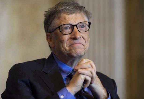 <p><strong>Bill Gates</strong><br />
<br />
Microsoft'un kurucusu 64 yaşındaki Bill Gates 107 milyar dolar servete sahip. <br />
<br />
Ülke: ABD</p>
