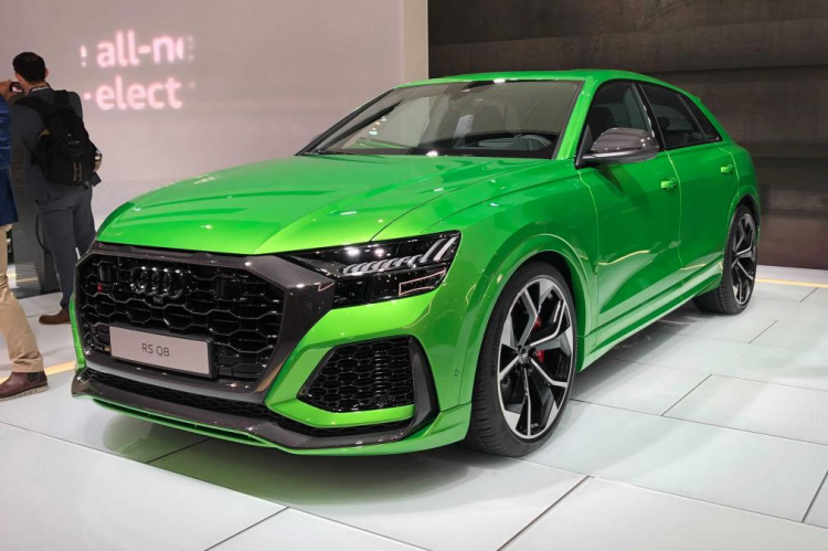 <p><strong>Audi RS Q8</strong></p>
