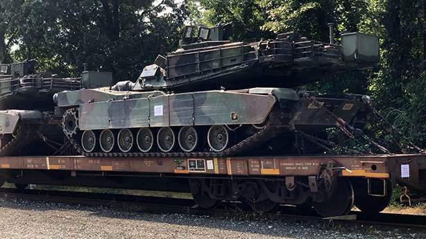 <p><span style="color:#FF8C00"><strong>3- M1 Abrams</strong></span><br />
<br />
ABD’nin ana muharebe tankı olarak dünyanın birçok ülkesinde kullanılıyor. 1980’den beri sahada olan M1 Abrams defalarca güncellenmiş ve günümüz teknolojisine uyarlanmıştır. Son hali M1A2 olarak kullanılmaktadır.<br />
<br />
 </p>
