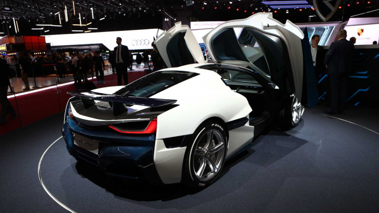 <p> Firmanın CEO’sı Mate Rimac’ın yaptığı açıklamaya göre otomobilin üretimi 2020 yılının sonunda başlayacak.</p>

<p> </p>
