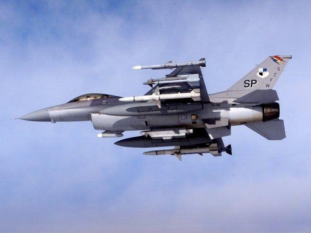 <p>Bomba Yüklü F-16</p>
