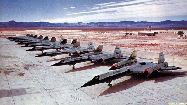 <p>28 Temmuz 1976'da SR-71 Blackbird uçağı saatte 2.193,2 mil (3.529,6 kilometre) hız yaparak dünya rekoru kırmıştı.</p>
