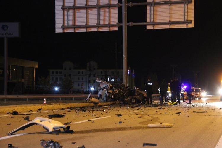 <p>Kaza, saat 23.50 sıralarında Karaman-Konya karayolu üzerinde bulunan Otogar Köprülü kavşağının alt geçit girişinde meydana geldi. </p>

<p> </p>
