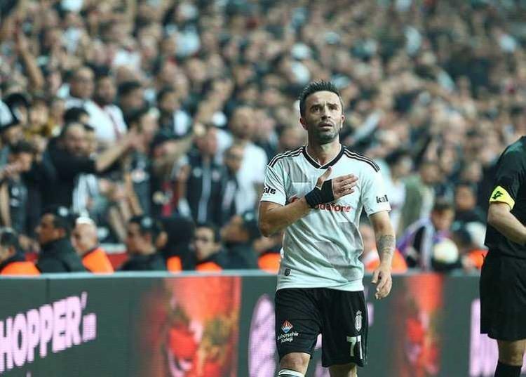 <p>Gökhan Gönül - Beşiktaş </p>