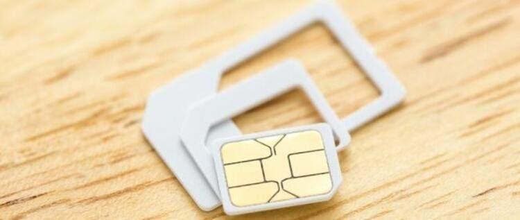 <p>Ancak eSIM'in çalışabilmesi için cep telefonu operatörlerinin bu yeni teknolojiyi desteklemesi gerekiyor. Bu nedenle geçen yıl tanıtılan iPhone'lardan (XS ya da XS Max) birini almak istiyorsanız, operatörünüzün bu yeni teknolojiyi desteklediğinden emin olmalısınız.</p>
<p> </p>