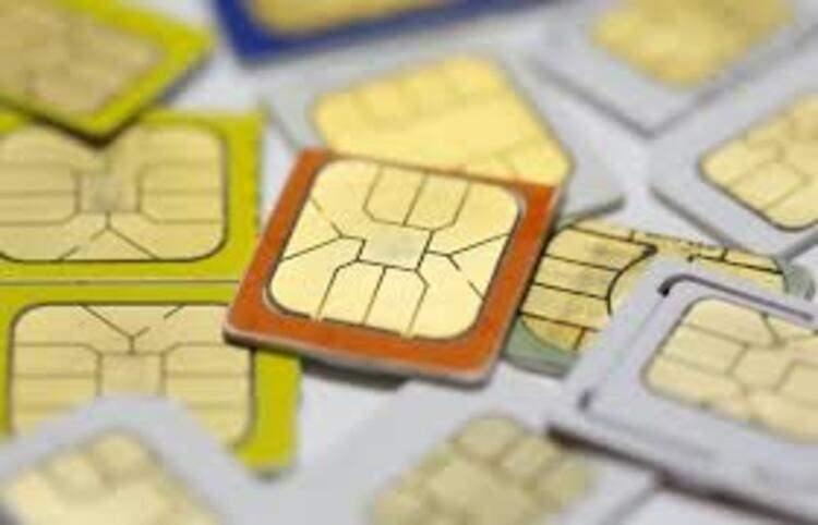 <p>O da yeniden yazılabilir olması.<br />
<br />
Bu sayede yeni bir plastik kart beklemeye gerek olmaksızın, tek bir telefonla, operatör değiştirebileceksiniz.</p>